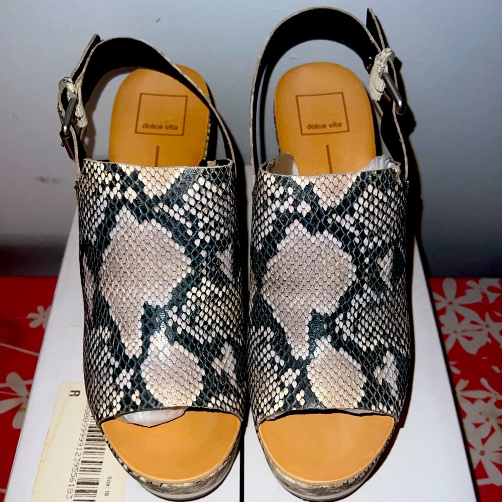 Dolce Vita Shan Black/white snakeskin Platform wedges Size 10.      BRAND NEW